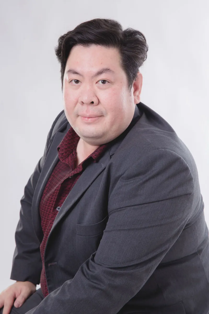 Portrait unavailable — blurred placeholder